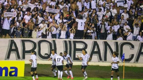 Jogadores do Corinthians comemoram segundo gol sobre o River-PI.(Imagem:Danilo Sardinha)