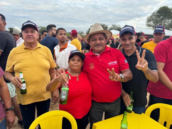 Edmilson Carvalho e comitiva de Sucupira do Riachão prestigiam a IX Festa do Vaqueiro em Barão de Grajaú(Imagem:Ascom)