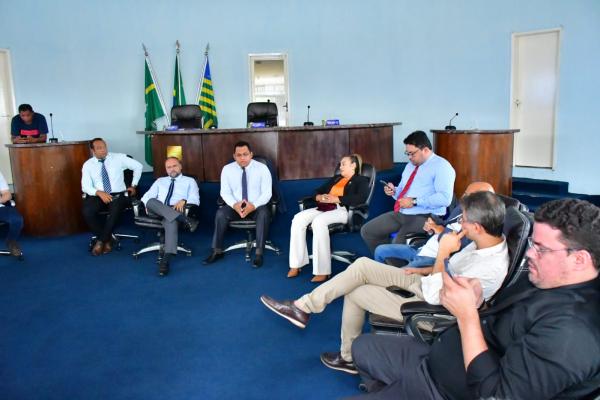 Médicos de Floriano buscam de apoio da Câmara Municipal para solução de problemas no HTN.(Imagem:CMF)