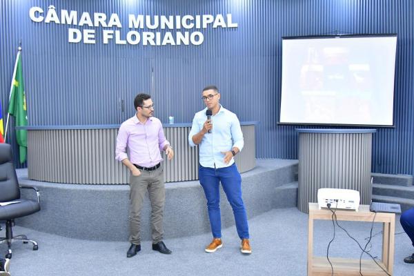 Vereadores cobram melhorias em reunião com Águas do Piauí na Câmara Municipal.(Imagem:CMF)