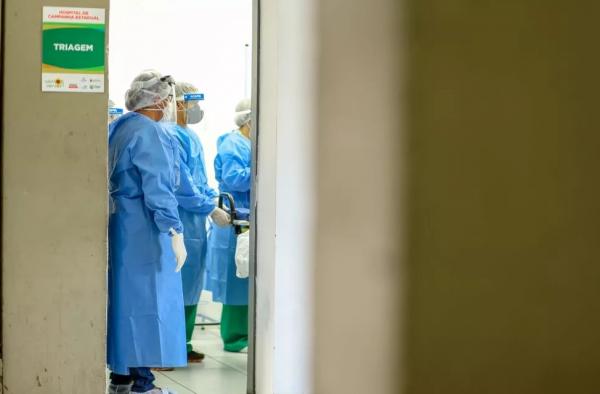  Enfermeiros, técnicos de enfermagem e médicos em atendimento em Teresina.(Imagem: Divulgação/Sesapi )