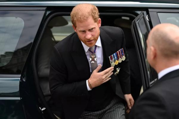 Príncipe Harry participa de cerimônioa religiosa para celebrar jubileu de platina da rainha Elizabeth II.(Imagem:Daniel LEAL / POOL / AFP)
