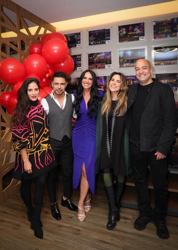 Camilla Camargo, Zezé Di Camargo, Graciele Lacerda, Wanessa Camargo e Leonardo Lessa (marido de Camilla)(Imagem:Manuela Scarpa/BrazilNews)