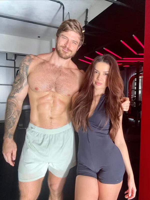 Juliette treina com o noivo, Kaique Cerveny.(Imagem: Reprodução/Instagram)