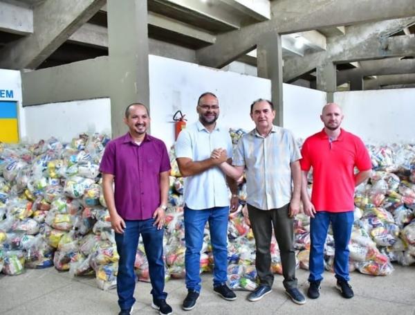 Prefeitura de Floriano distribui 5.000 cestas básicas para famílias da zona urbana.(Imagem:Reprodução/Instagram)