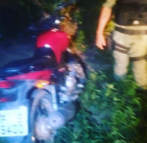 PM recupera moto tomada de assalto em Floriano(Imagem:Reprodução)