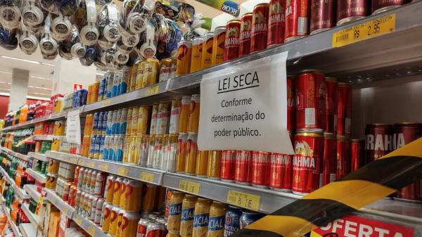 Governo proibiu a venda de bebida alcoólica em qualquer estabelecimento.(Imagem:Fabiana Figueiredo/G1)