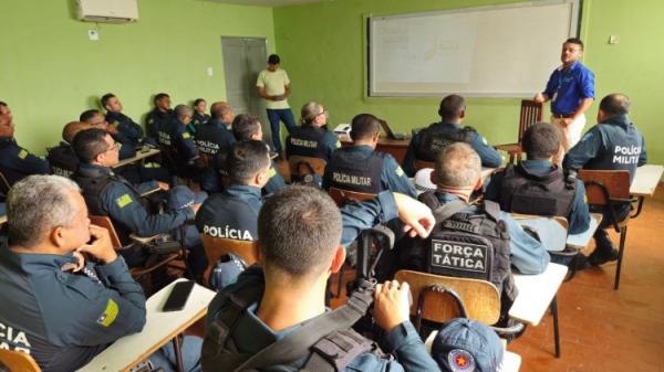 Prefeitura de Floriano apresenta servi&ccedil;os do Sa&uacute;de Digital a policiais do 3&ordm; BPM.(Imagem:Secom)