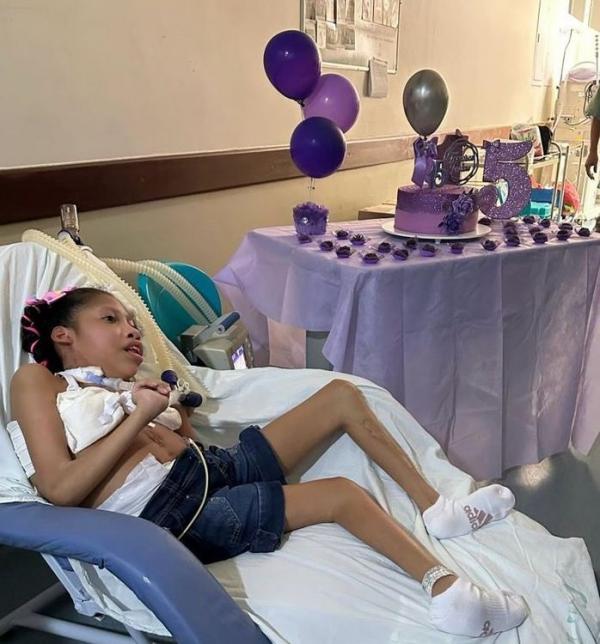Internada na UTI, paciente ganha festa de 15 anos no Hospital Infantil.(Imagem:Divulgação)