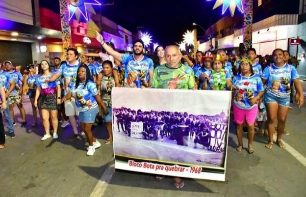 Floriano: desfile das escolas de samba leva milhares de foliões à avenida(Imagem:Reprodução/PMF)