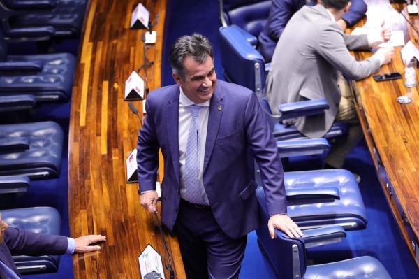 Projeto de Ciro Nogueira que garante acesso de cães de assistência é aprovado.(Imagem:Ascom)