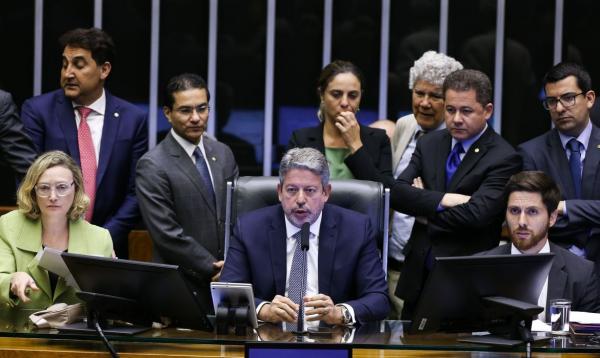 Presidente da Câmara atendeu ao pedido do relator do projeto.(Imagem:Lula Marques/ Agência Brasil)