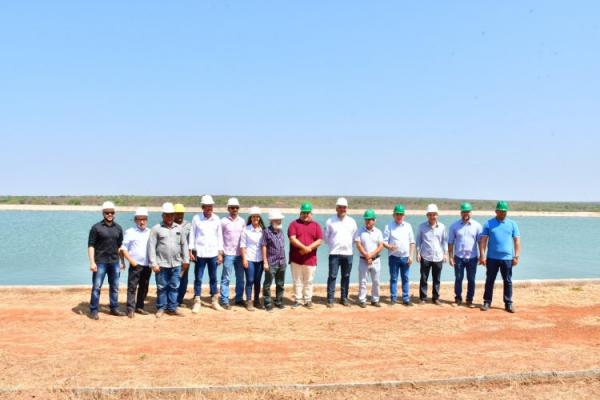 Prefeito Antônio Reis visita obras do Esgotamento Sanitário de Floriano.(Imagem:Secom)