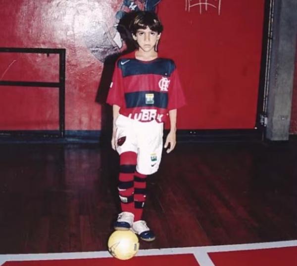 Pedro, ainda criança, no futsal do Flamengo.(Imagem:Reprodução)
