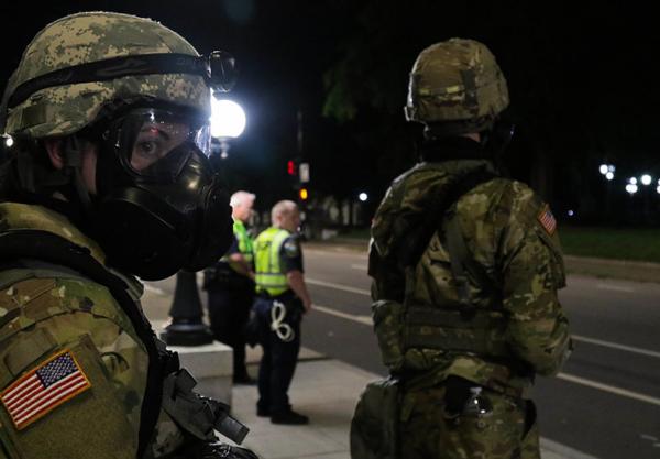 Homem atropela duas manifestantes antirracistas em Seattle(Imagem:Divulgação)