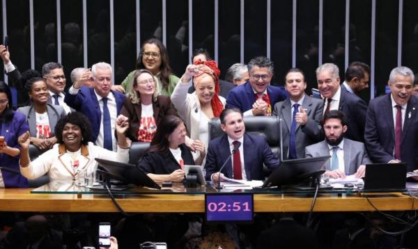 C&acirc;mara aprova fim da escala 6x1 e redu&ccedil;&atilde;o da jornada de trabalho.(Imagem:BRUNO SPADA/AG&Ecirc;NCIA C&Acirc;MARA)
