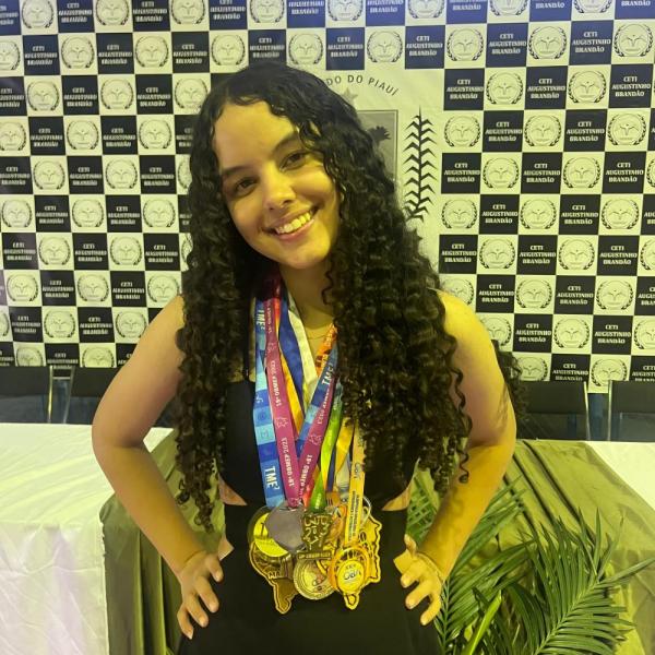 Gabriela Vict&oacute;ria Silva Viriato , estudante do Ceti Augustinho Brand&atilde;o.(Imagem:Ascom Seduc)