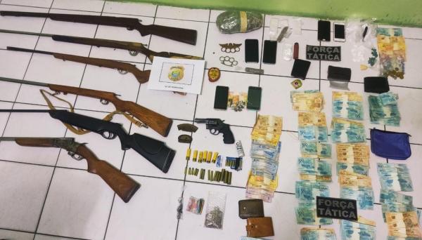Operação policial prende suspeitos de tráfico de drogas e de armas de fogo(Imagem:Divulgação)