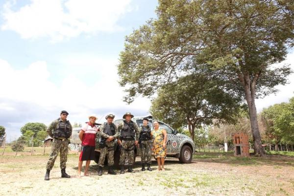 Batalhão Ambiental recolhe jaguatirica após entrega voluntária no Piauí.(Imagem:Soldado Israel/ BPA)