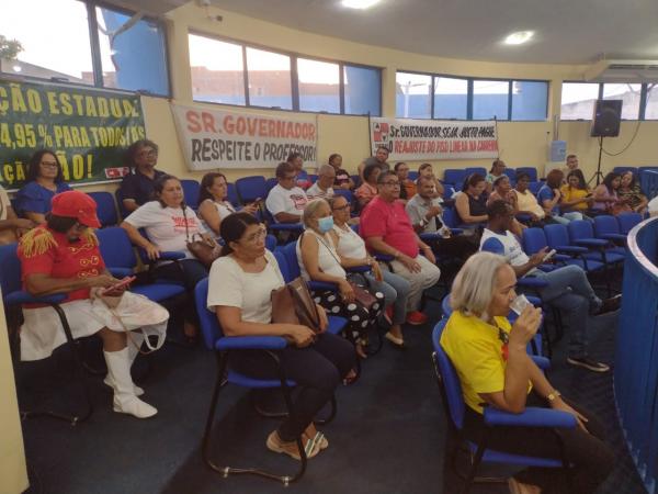 Profissionais da Educação no Piauí unem-se em manifestações por direitos e valorização.(Imagem:FlorianoNews)