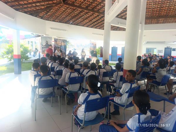 Palestra no Col&eacute;gio Militar Tiradentes refor&ccedil;a conscientiza&ccedil;&atilde;o no tr&acirc;nsito durante o Maio Amarelo.(Imagem:FlorianoNews)