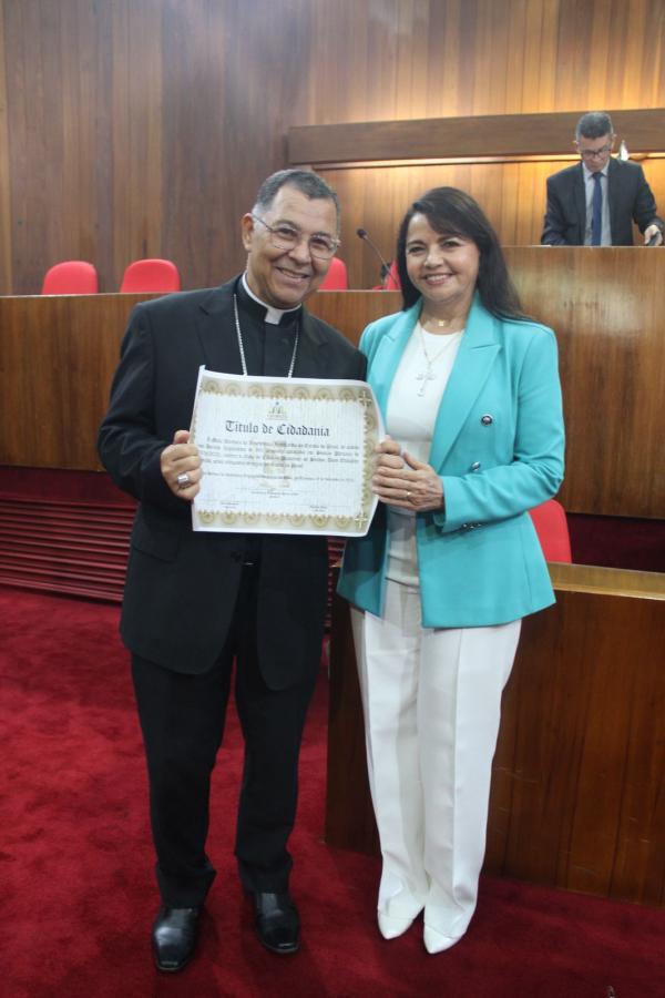 Dom Edivalter e a deputada Teresa Brito(Imagem:Reprodução)