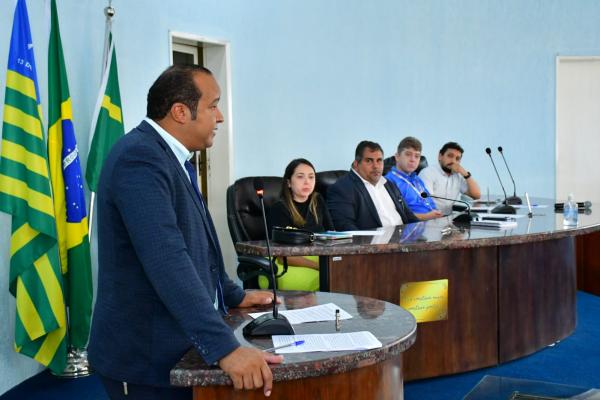 Câmara Municipal de Floriano discute a regulação de pacientes em audiência pública.(Imagem:CMF)