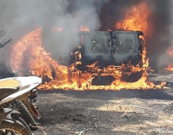 Incêndio destruiu veículos em um pátio da Polícia Civil em Timon.(Imagem:Polícia Civil)