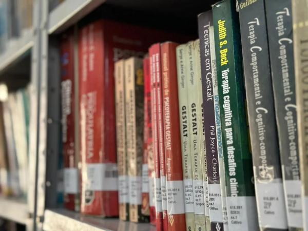 A Biblioteca Central coordena todo o fluxo, que envolve análise prévia, avaliação técnica e registro formal, assegurando organização e preservação do patrimônio bibliográfico da in(Imagem:Ascom Uespi)