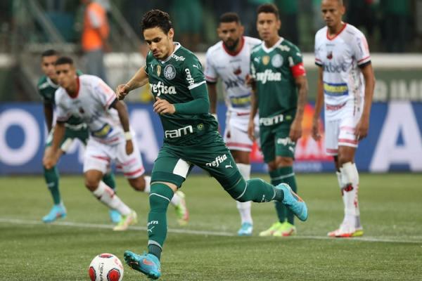 Invicto no torneio, o time alviverde contou com gols de Raphael Veiga e Rony para conquistar sua décima vitória no campeonato acumula, ainda, três empates até aqui. Desta forma, a(Imagem:Reprodução)