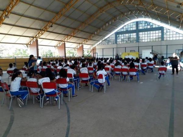 Programa de preven&ccedil;&atilde;o ao suic&iacute;dio chega &agrave;s escolas municipais de Floriano.(Imagem:SECOM)