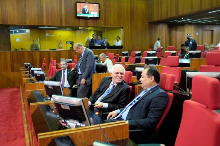Deputados usam tempo de dois minutos para despedidas