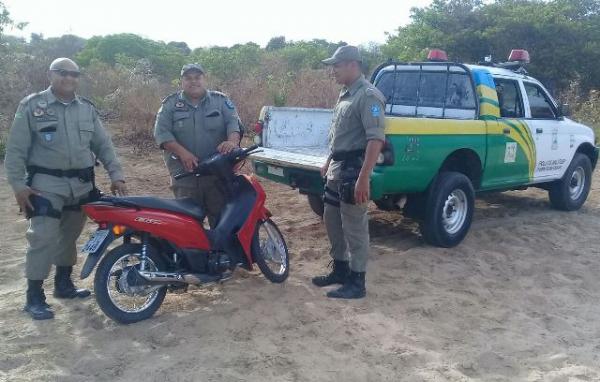 Pol&iacute;cia Militar recupera motocicleta no bairro Taboca.(Imagem:Divulga&ccedil;&atilde;o/PM)