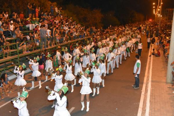  Cerca de 25 mil pessoas participam do desfile da Independ&ecirc;ncia em Floriano(Imagem:For&ccedil;a Tatica)