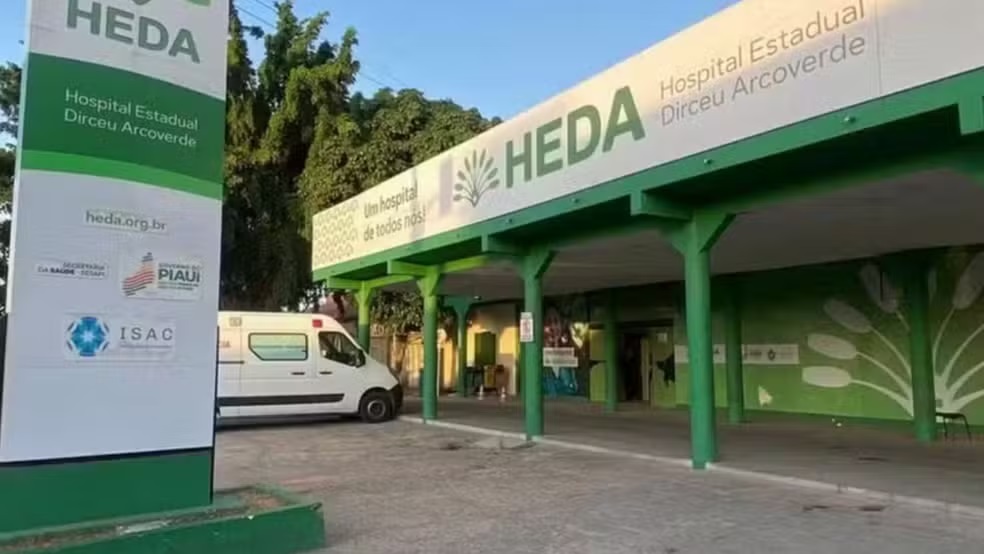 Mãe morre e filha fica ferida após moto ser atingida por carroceria de reboque no PI; vítimas esperaram mais de uma hora por socorro
