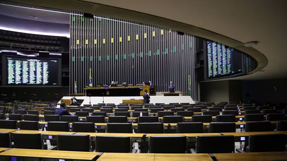 Salários acima de R$ 32 mil: saiba tudo sobre o concurso da Câmara dos Deputados
