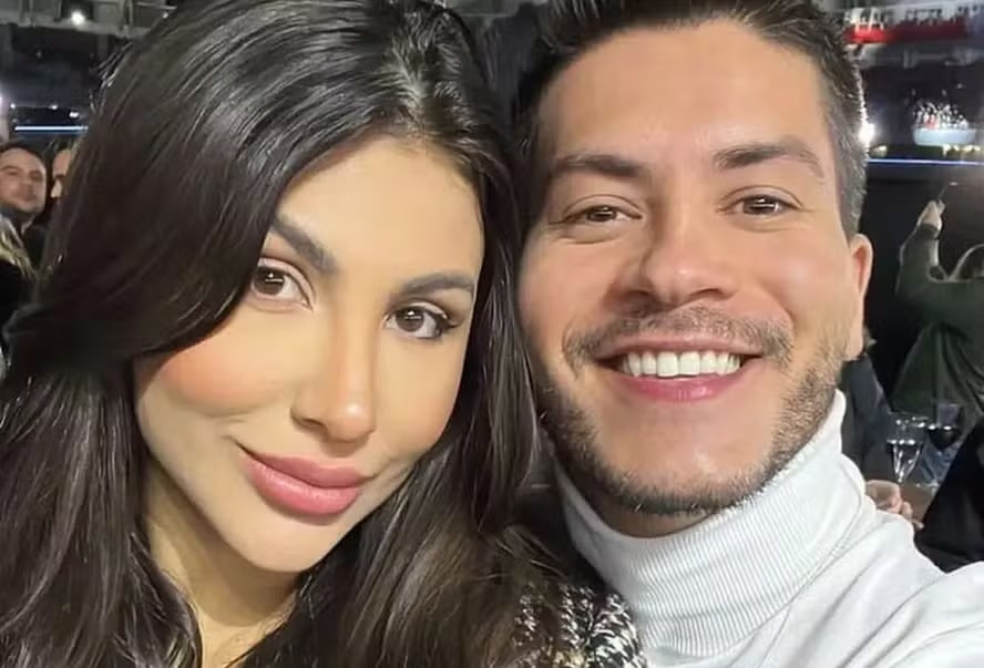 Voltaram? Detalhe em perfil de Jheny Santucci dá indício de reconciliação com Arthur Aguiar
