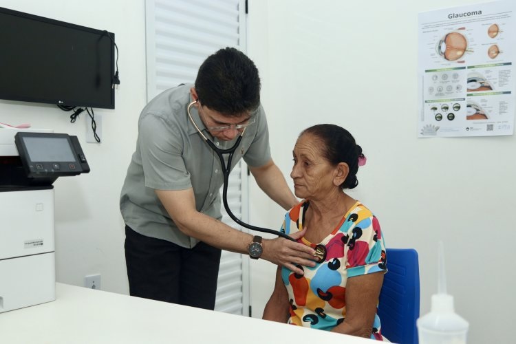 Prefeitura de Floriano realiza mutirão de especialidades médicas em alusão ao Outubro Rosa
