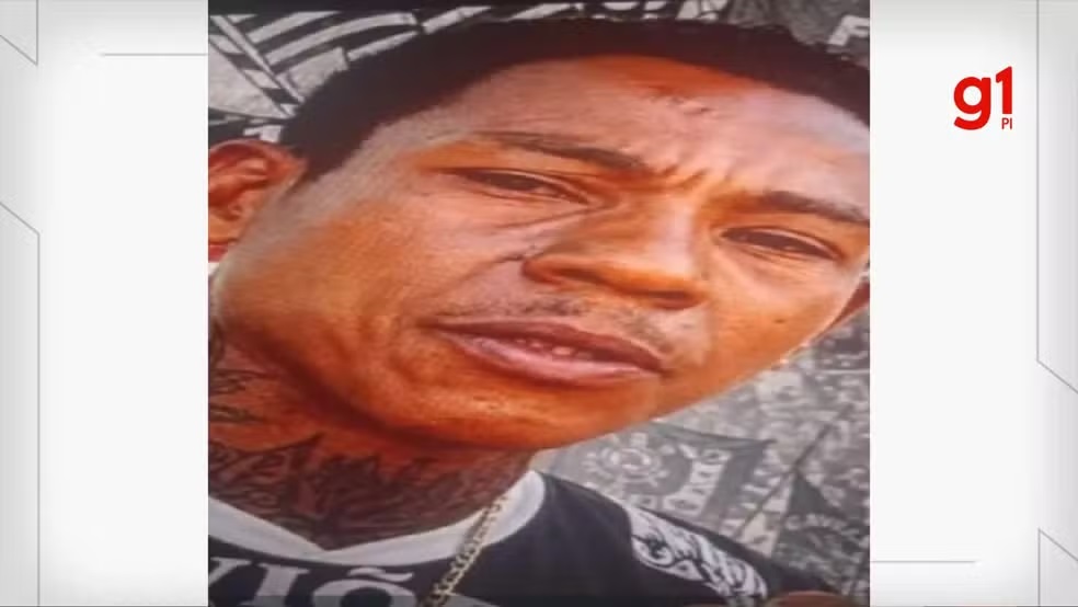Jovem que confessou ter matado o pai alegou à polícia legítima defesa: "Ouviu a mãe gritando", diz advogado
