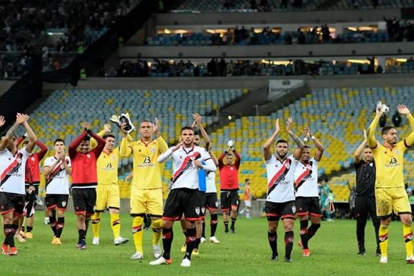 O revés mantém o Fluminense mais distante de brigar pelo G4 - grupo de classificação à Libertadores -, já que é o oitavo colocado, com 14 pontos. Dois pontos atrás do Athletico-PR(Imagem:Reprodução)