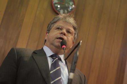 Gustavo Neiva quer audiência para debater prestação de contas