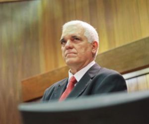 Themístocles Filho solicita informações sobre farmacêuticos trabalhando para o Estado
