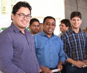 Prefeito anuncia exoneração dos secretários de Saúde e Administração da gestão Municipal de Floriano