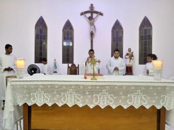 Jovens Conectados com Jesus participam de celebra&ccedil;&atilde;o eucar&iacute;stica em Floriano.(Imagem:FlorianoNews)