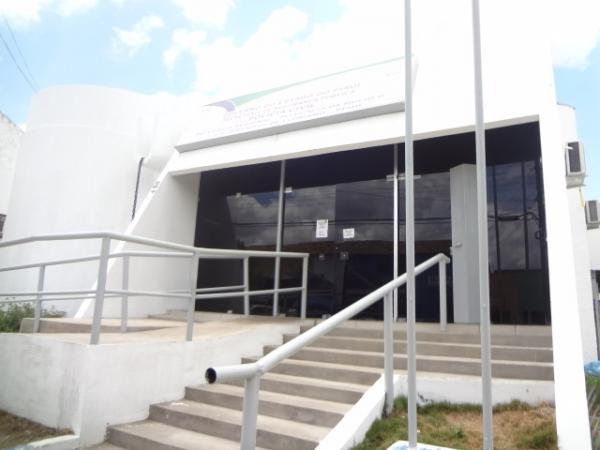 Estabelecimento comercial de Floriano é vítima de assalto