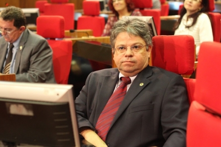 Gustavo Neiva reage a criticas a ex-secretário de Transportes