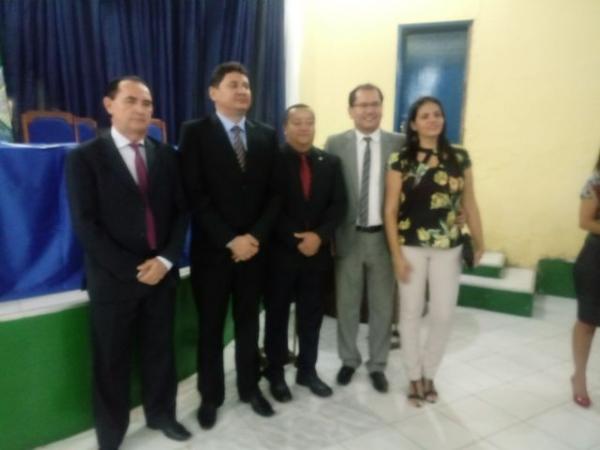 C&acirc;mara realiza sess&atilde;o solene de entrega de T&iacute;tulos de Cidad&atilde;o Florianense.(Imagem:FlorianoNews)