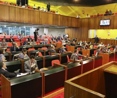 Proximidade da eleição valoriza o passe dos partidos pequenos
