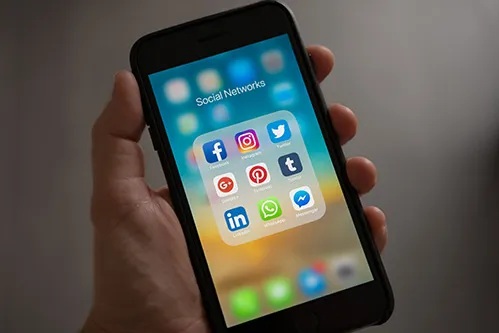 Instituto e USP oferecem cursos gratuitos para professores pelo WhatsApp