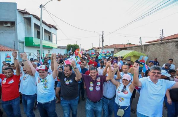Rafael e Wellington s&atilde;o recebidos com festa em Itaueira.(Imagem:Divulga&ccedil;&atilde;o)